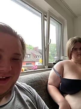 CurvyPaar2 online show from May 2026 04:04:02 PM