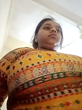 Snapshot of Hot_crety chatting on October 2025 11:48:02 PM Hot crety online show from October 2025 11:48:02 PM