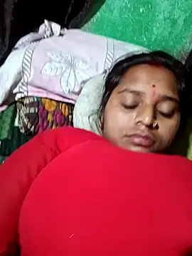 Snapshot of Hot_crety chatting on November 2025 05:48:02 PM Hot crety online show from November 2025 05:48:02 PM