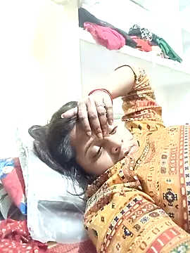 Hot crety online show from March 2026 07:32:01 PM