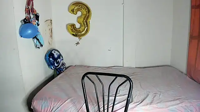 Daphne girlsex online show from September 2025 02:59:01 AM