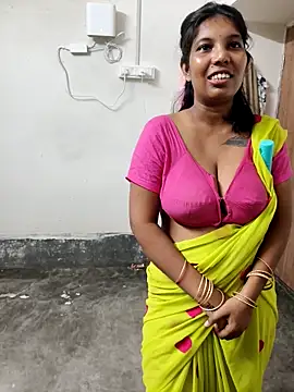 Snapshot of Hotty-Moni chatting on September 2025 08:53:01 PM Hotty-Moni online show from September 2025 08:53:01 PM