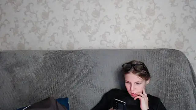 Snapshot of HitGyrl chatting on October 2025 01:09:01 PM HitGyrl online show from October 2025 01:09:01 PM