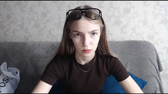 Snapshot of HitGyrl chatting on October 2025 07:49:02 AM HitGyrl online show from October 2025 07:49:02 AM