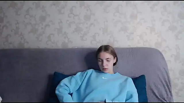 Snapshot of HitGyrl chatting on November 2025 08:03:01 AM HitGyrl online show from November 2025 08:03:01 AM