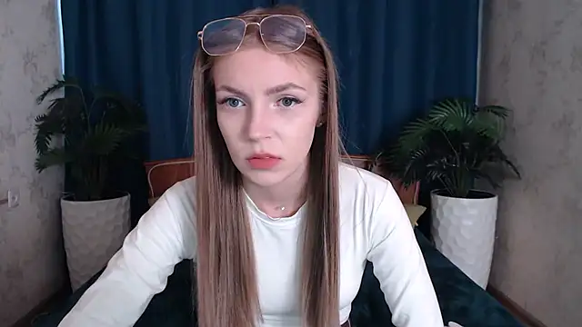 HitGyrl online show from April 2026 08:01:01 AM