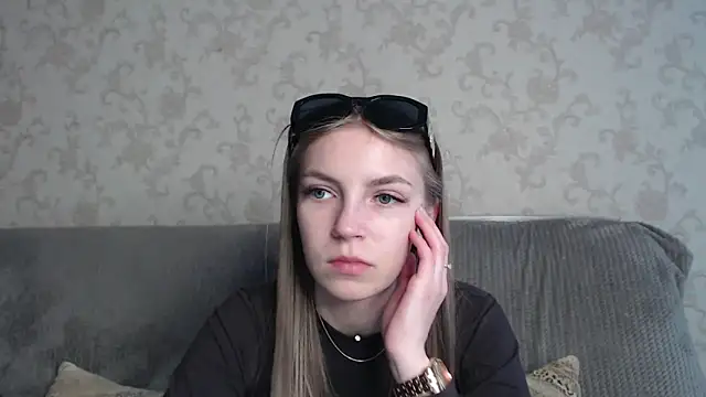 HitGyrl online show from April 2026 08:09:02 AM
