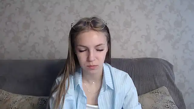 HitGyrl online show from June 2026 01:03:01 AM