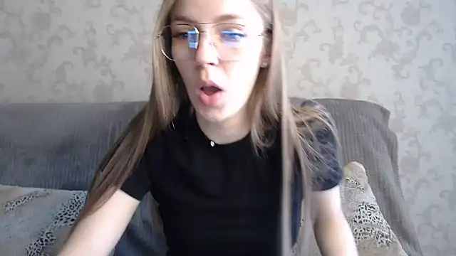 HitGyrl online show from June 2026 01:14:02 AM