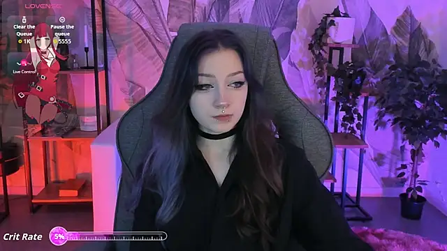 LiliLuna online show from October 2025 12:17:02 PM