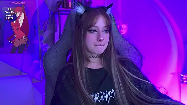 LiliLuna online show from March 2026 04:12:01 PM