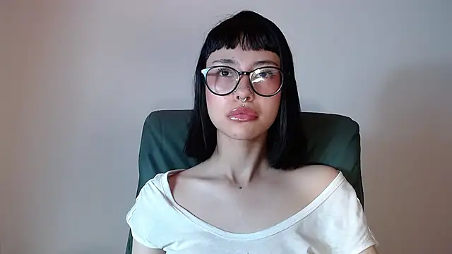 Snapshot of _mavis2 chatting on October 2025 08:28:01 PM mavis2 online show from October 2025 08:28:01 PM