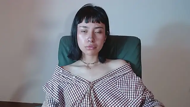 Snapshot of _mavis2 chatting on October 2025 07:57:02 PM mavis2 online show from October 2025 07:57:02 PM