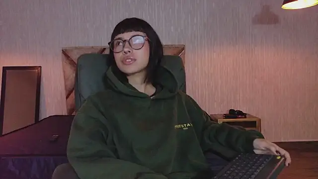 Snapshot of _mavis2 chatting on October 2025 08:09:02 PM mavis2 online show from October 2025 08:09:02 PM