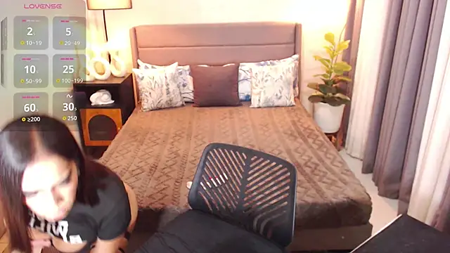 Snapshot of MilaHarperr chatting on September 2025 02:49:01 AM MilaHarperr online show from September 2025 02:49:01 AM