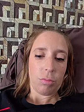 Snapshot of violetofsecret chatting on November 2025 01:33:02 PM violetofsecret online show from November 2025 01:33:02 PM