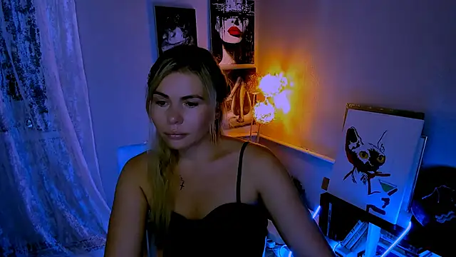LoraBoyar online show from June 2026 03:45:01 PM