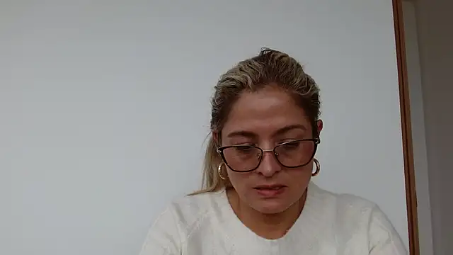 Snapshot of linda-mature43 chatting on September 2025 05:51:02 PM linda-mature43 online show from September 2025 05:51:02 PM