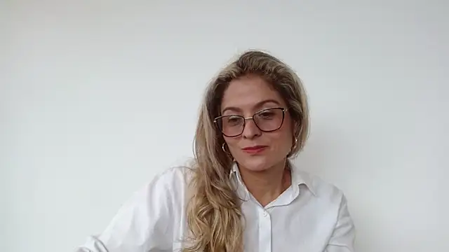 Snapshot of linda-mature43 chatting on October 2025 04:37:01 PM linda-mature43 online show from October 2025 04:37:01 PM