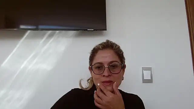 Snapshot of linda-mature43 chatting on October 2025 07:22:01 PM linda-mature43 online show from October 2025 07:22:01 PM