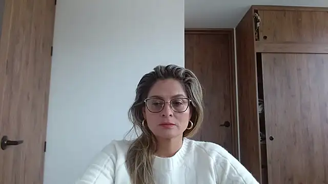 Snapshot of linda-mature43 chatting on November 2025 01:22:02 PM linda-mature43 online show from November 2025 01:22:02 PM