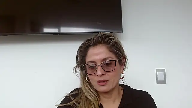 Snapshot of linda-mature43 chatting on November 2025 05:47:01 PM linda-mature43 online show from November 2025 05:47:01 PM