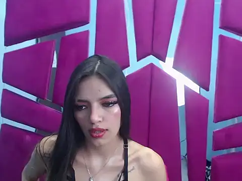 Snapshot of Eylin_Skinny chatting on September 2025 03:32:02 AM Eylin Skinny online show from September 2025 03:32:02 AM