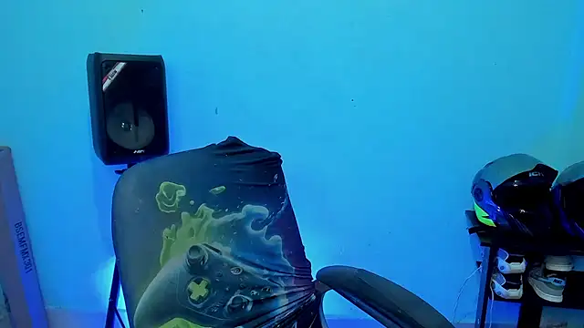 Snapshot of zeus_7777 chatting on April 2026 10:41:02 PM zeus 7777 online show from April 2026 10:41:02 PM