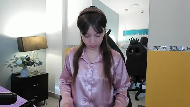 VioletaNova online show from April 2026 12:29:02 PM
