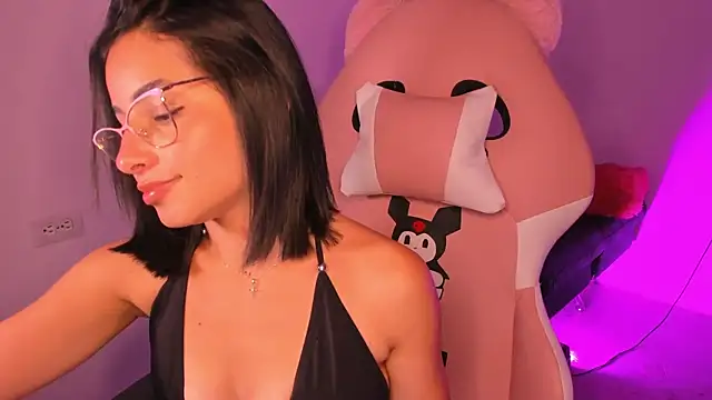 Snapshot of samara18_18_ chatting on November 2025 04:56:01 AM samara18 18 online show from November 2025 04:56:01 AM