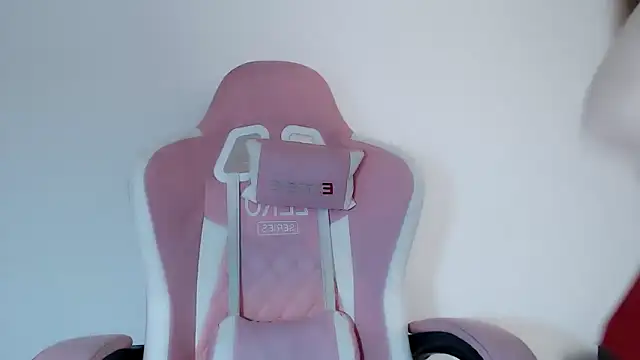 Snapshot of Cam-Ly chatting on October 2025 02:37:01 PM Cam-Ly online show from October 2025 02:37:01 PM