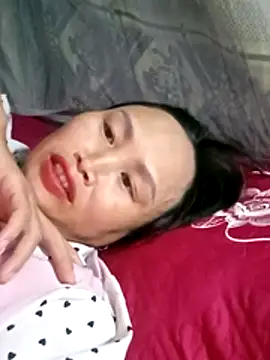 Snapshot of maple694 chatting on October 2025 02:15:02 PM maple694 online show from October 2025 02:15:02 PM