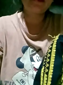 Snapshot of maple694 chatting on October 2025 12:50:01 PM maple694 online show from October 2025 12:50:01 PM