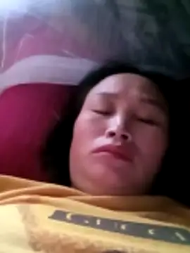 Snapshot of maple694 chatting on October 2025 02:08:02 AM maple694 online show from October 2025 02:08:02 AM