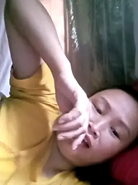 Snapshot of maple694 chatting on October 2025 02:52:01 AM maple694 online show from October 2025 02:52:01 AM