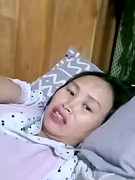 Snapshot of maple694 chatting on November 2025 12:16:02 PM maple694 online show from November 2025 12:16:02 PM