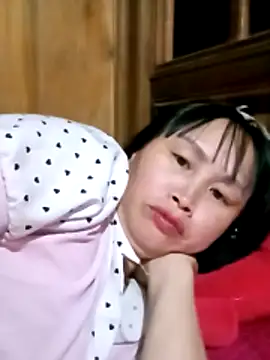 Snapshot of maple694 chatting on November 2025 01:17:02 PM maple694 online show from November 2025 01:17:02 PM