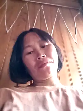 Snapshot of maple694 chatting on December 2025 05:25:01 AM maple694 online show from December 2025 05:25:01 AM