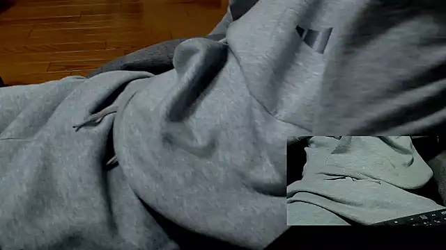 Snapshot of Yasu2000 chatting on March 2026 12:43:01 AM Yasu2000 online show from March 2026 12:43:01 AM