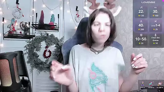 Snapshot of aestheticbeing chatting on December 2025 07:37:01 AM aestheticbeing online show from December 2025 07:37:01 AM