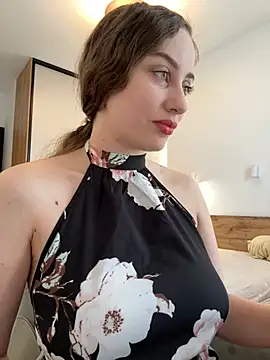 Snapshot of Maribelle_Vinnie chatting on April 2026 12:40:02 PM Maribelle Vinnie online show from April 2026 12:40:02 PM