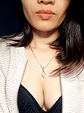 Snapshot of Hinna_x chatting on November 2025 01:51:02 AM Hinna x online show from November 2025 01:51:02 AM