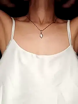 Snapshot of Hinna_x chatting on November 2025 08:48:02 AM Hinna x online show from November 2025 08:48:02 AM