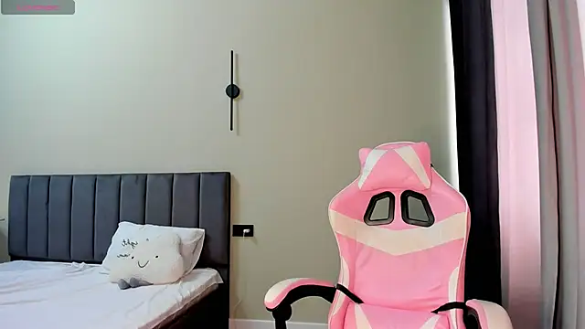 Snapshot of obokozu_mai chatting on September 2025 04:33:02 AM obokozu mai online show from September 2025 04:33:02 AM