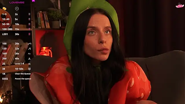 Snapshot of livia_starwars chatting on October 2025 09:26:02 PM livia starwars online show from October 2025 09:26:02 PM