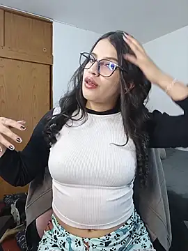 asumi 18 online show from November 2025 01:06:01 AM