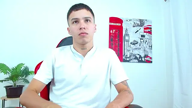 Cumandres18 online show from November 2025 01:54:02 PM