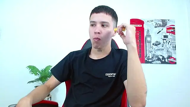 Cumandres18 online show from November 2025 02:06:02 PM