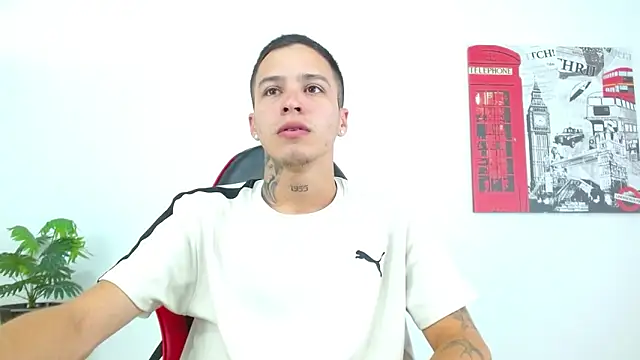 Cumandres18 online show from April 2026 02:52:02 PM