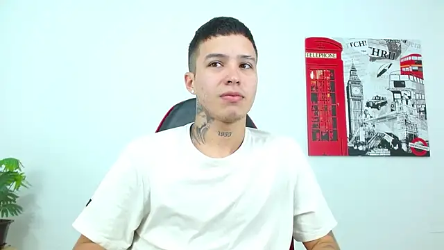 Cumandres18 online show from June 2026 03:18:01 PM